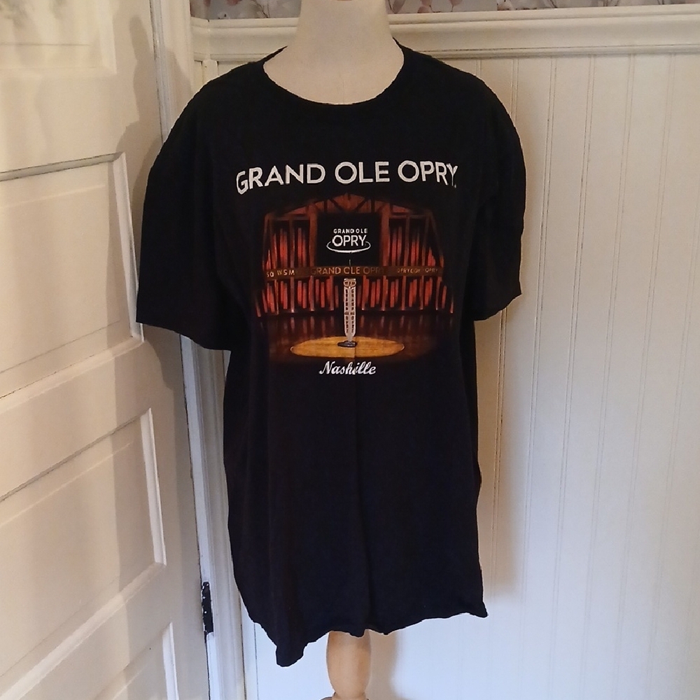 Gildan Black Grand Ole Opry T-Shirt